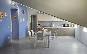Wanda House